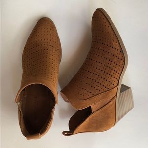 American Eagle heeled booties - brown, 5M